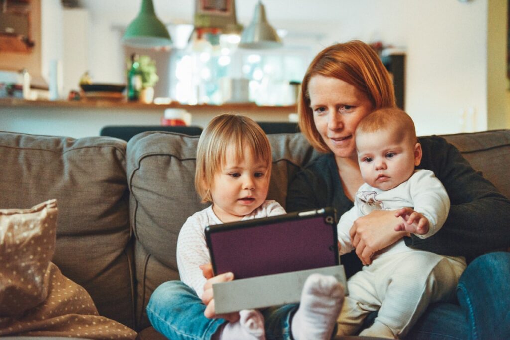 Parent And Young Child Together Early Signs Of Autism And Aba Therapy Guide - Harmony ABA Centers